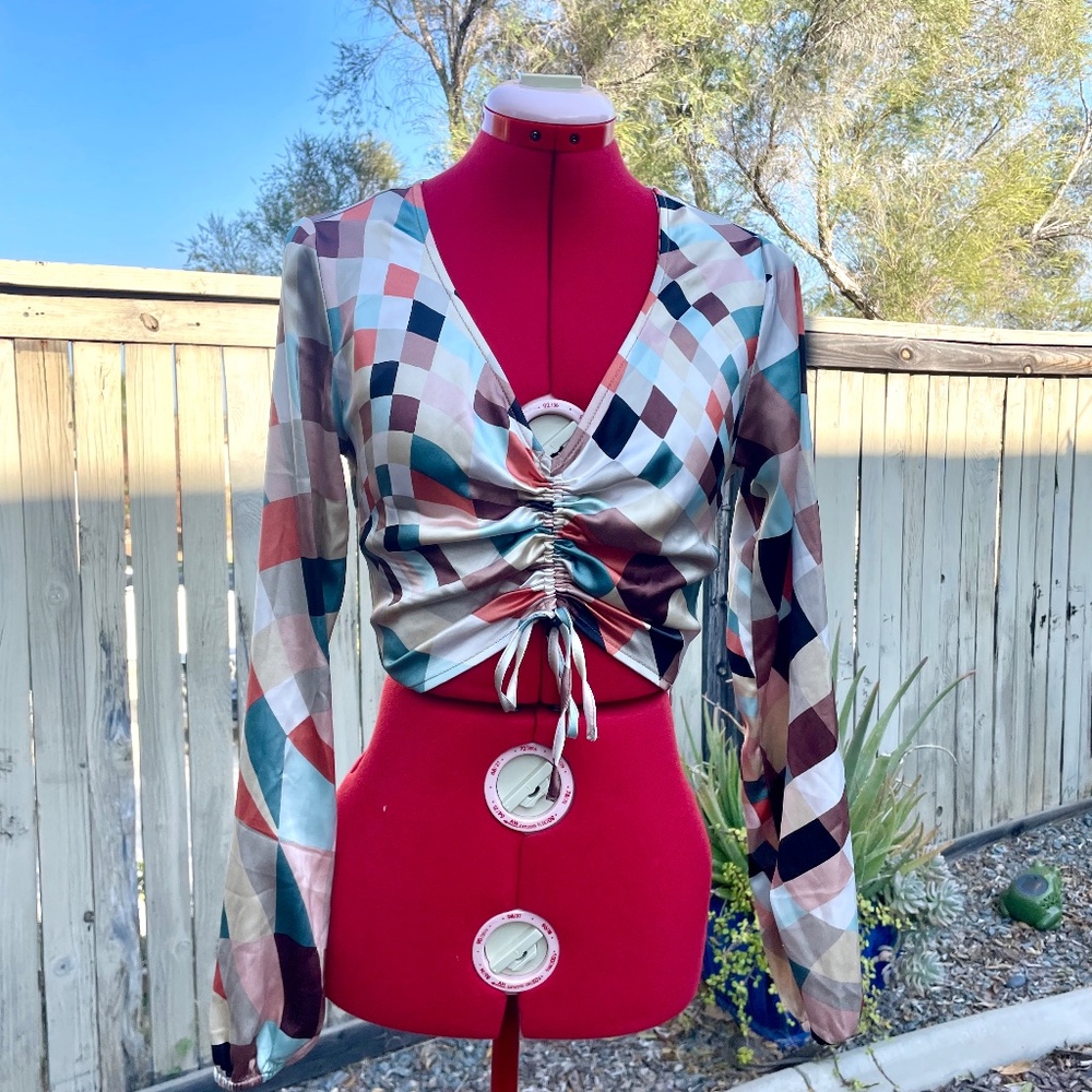 Retro Inspired Cropped Blouse